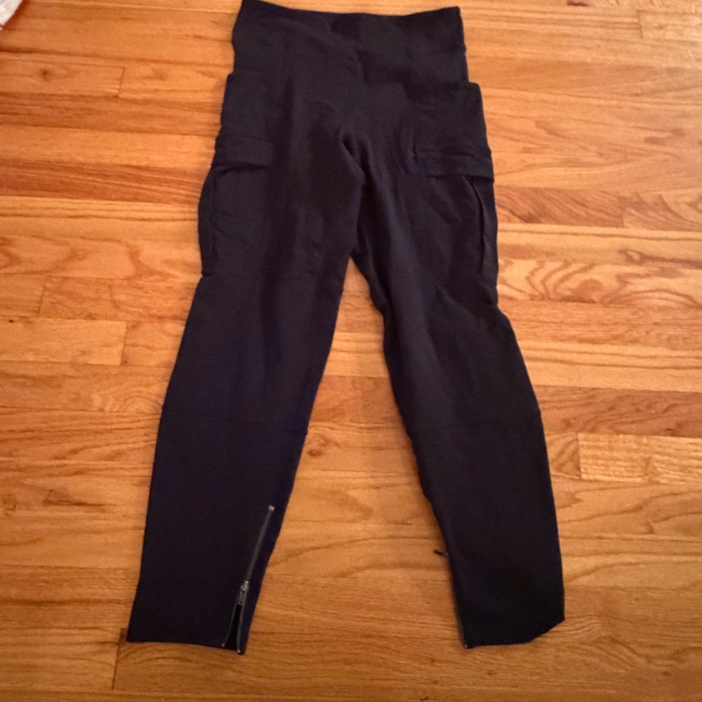 Lululemon Vintage Cargo Leggings Size 6 Black High Rise Ankle Zip Athleisure